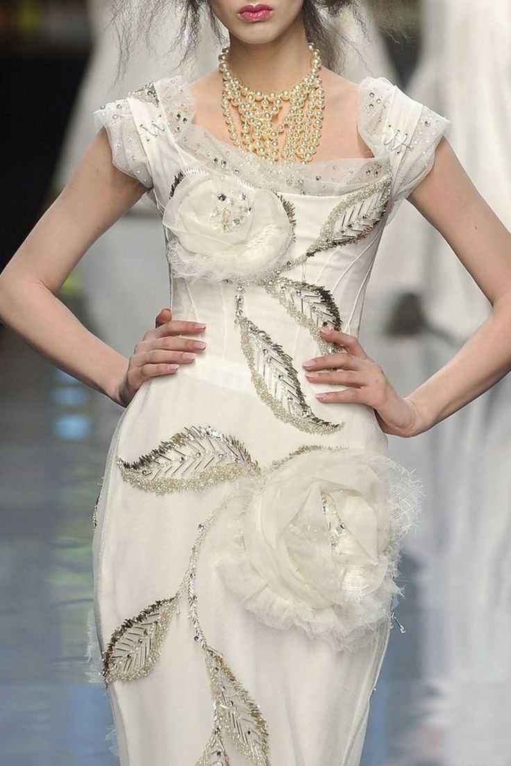 Платье прозрачное с вышивкой