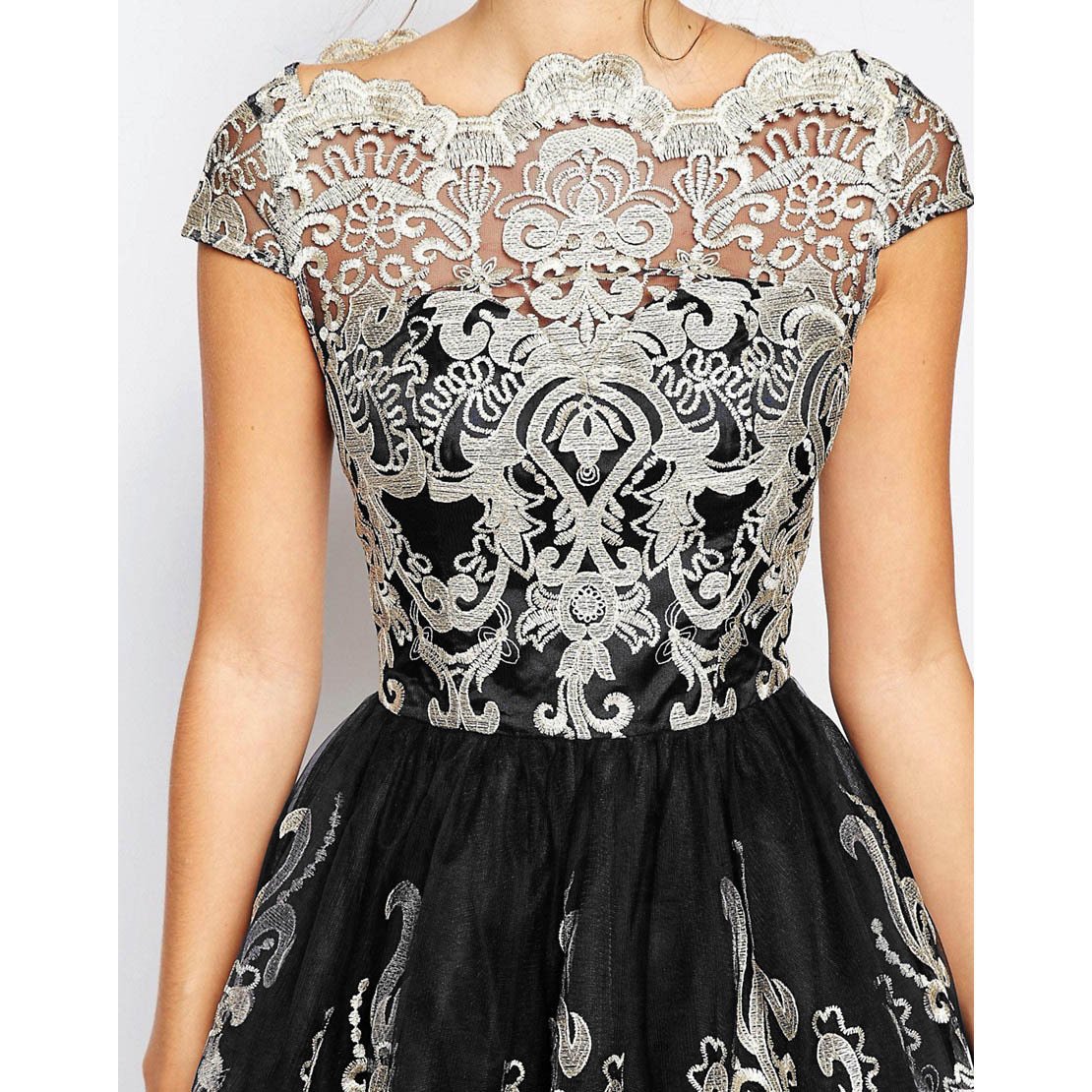 Шифоновое платье расшитое бисером