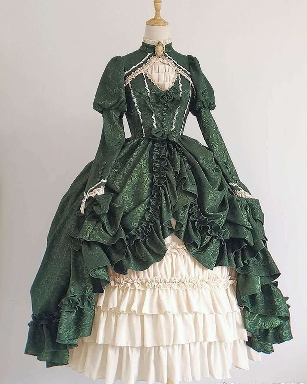 Королевское платье викторианской эпохи