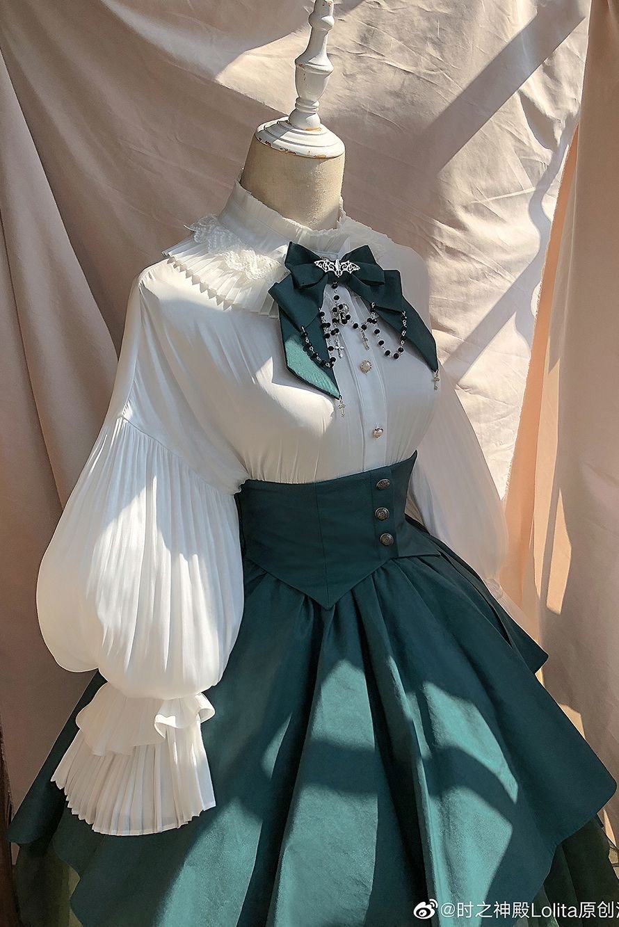 Эстетика платьев 19 века Готика