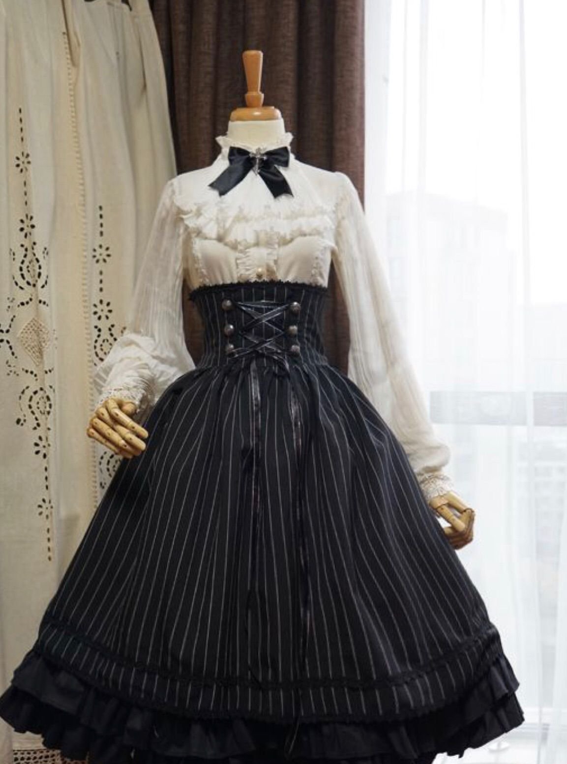 Винтажные платья готлолита