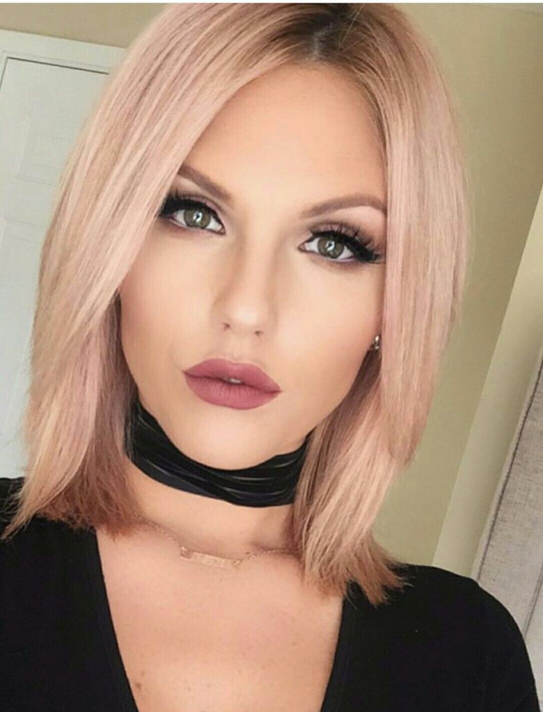 Розовый блонд каре