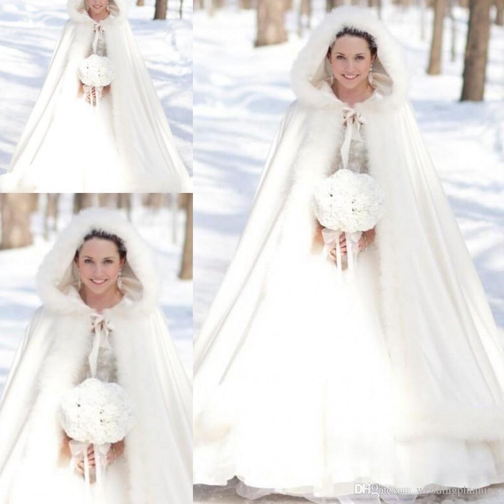 Свадебное платье с капюшоном