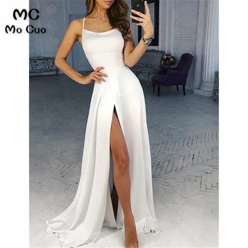 Белое вечернее платье