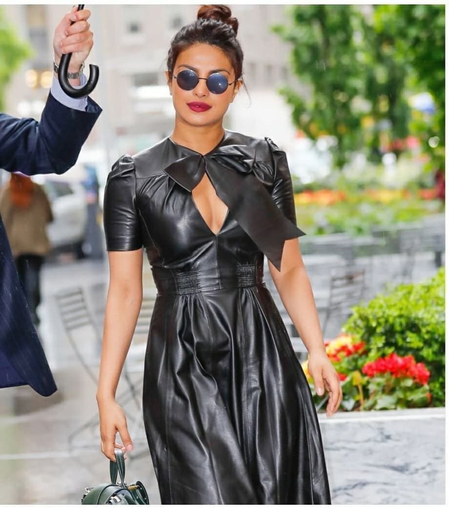 Короткое платье под кожу