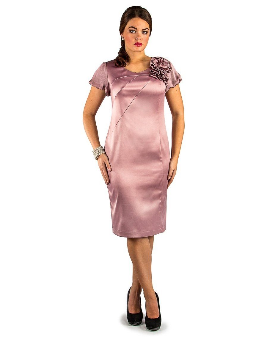 Черное атласное платье