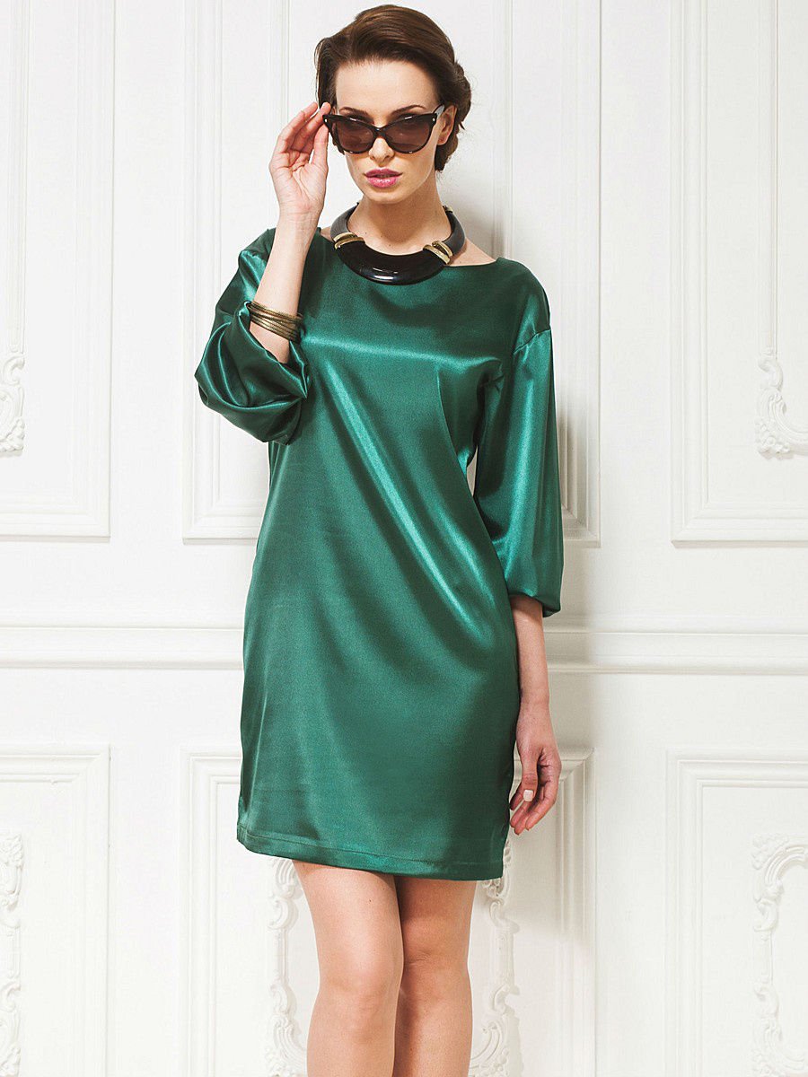 Элегантное атласное платье