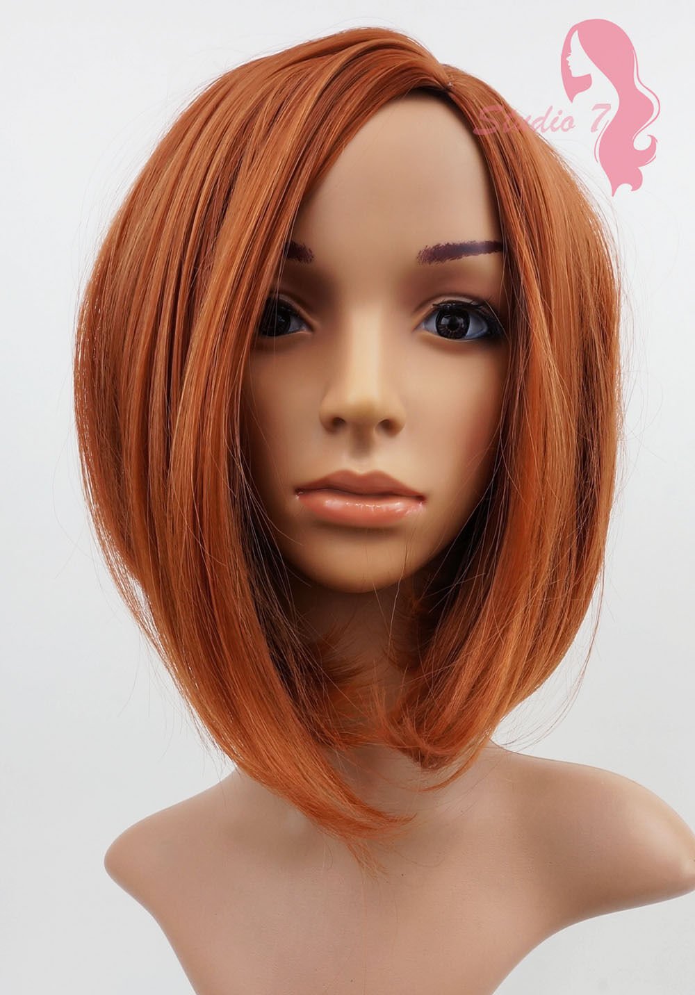 Парик рыжий густой средней длины