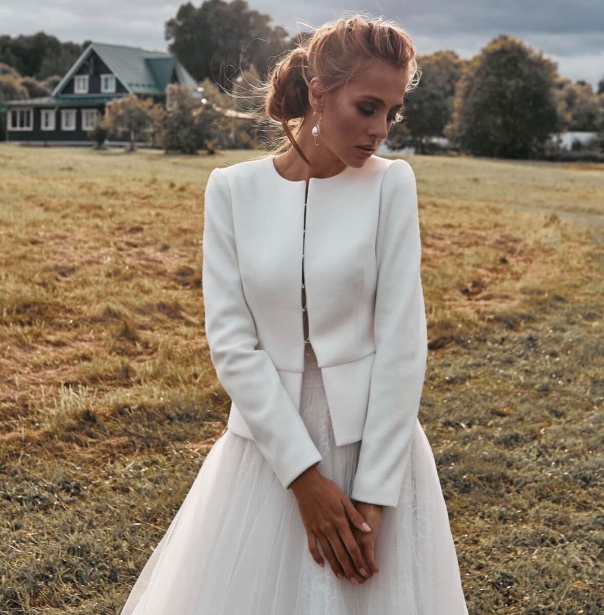 Белое платье в бельевом стиле