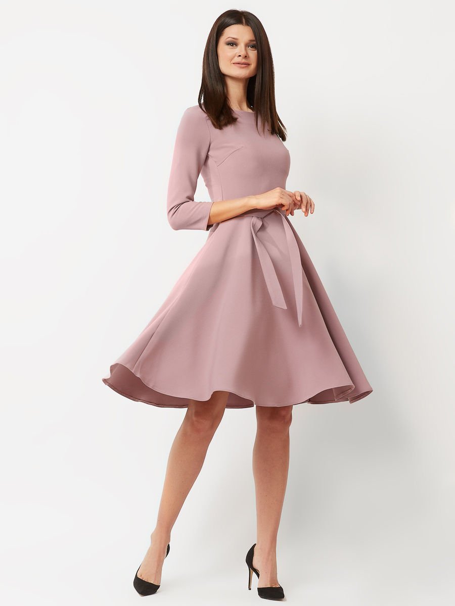 Платье с расклешенной юбкой