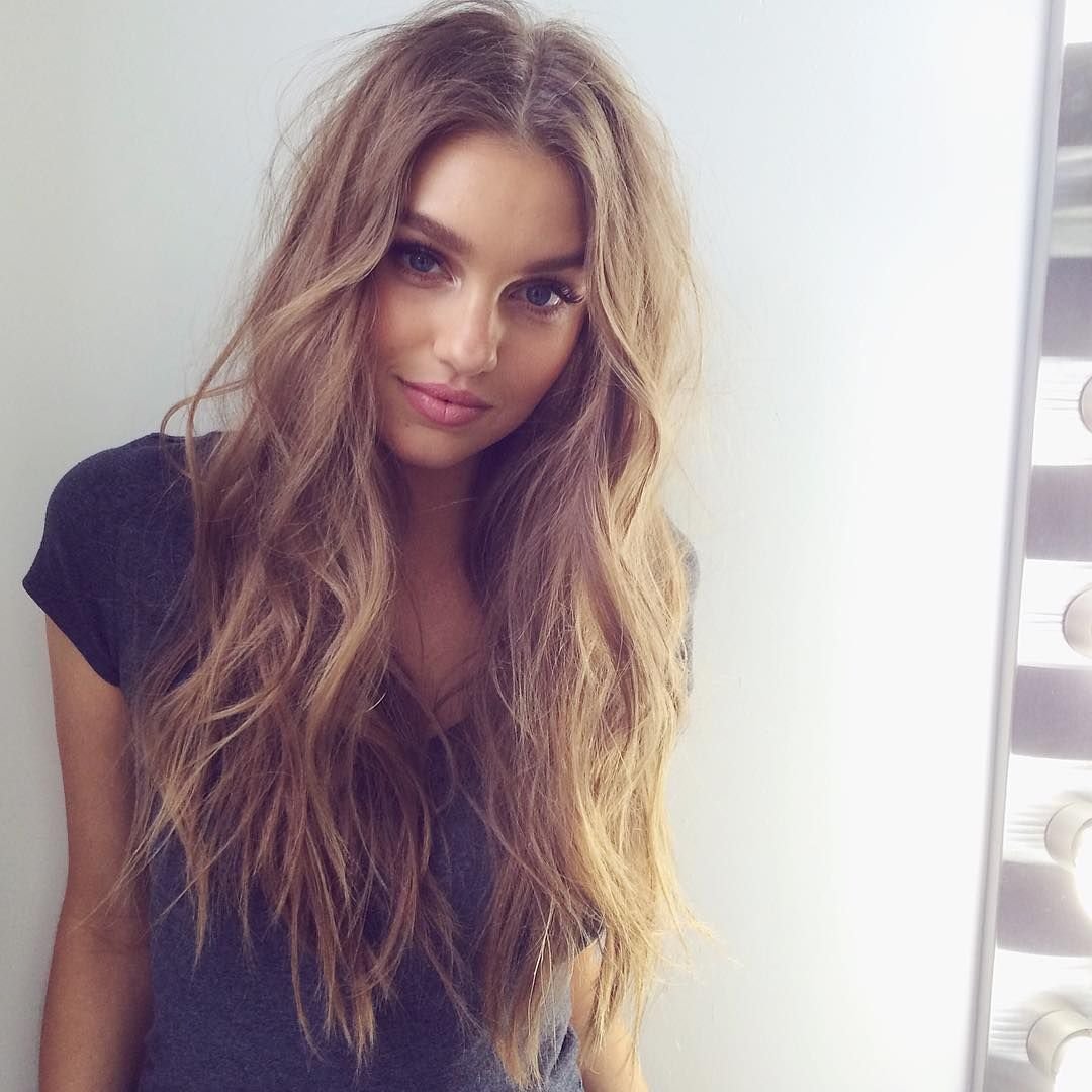 Длинные русые волосы