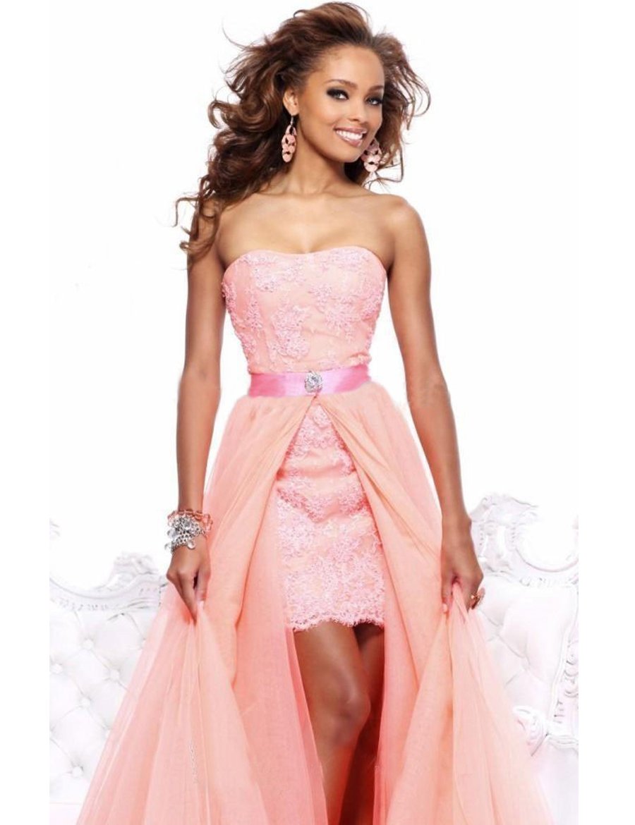 Розовое платье с хвостом