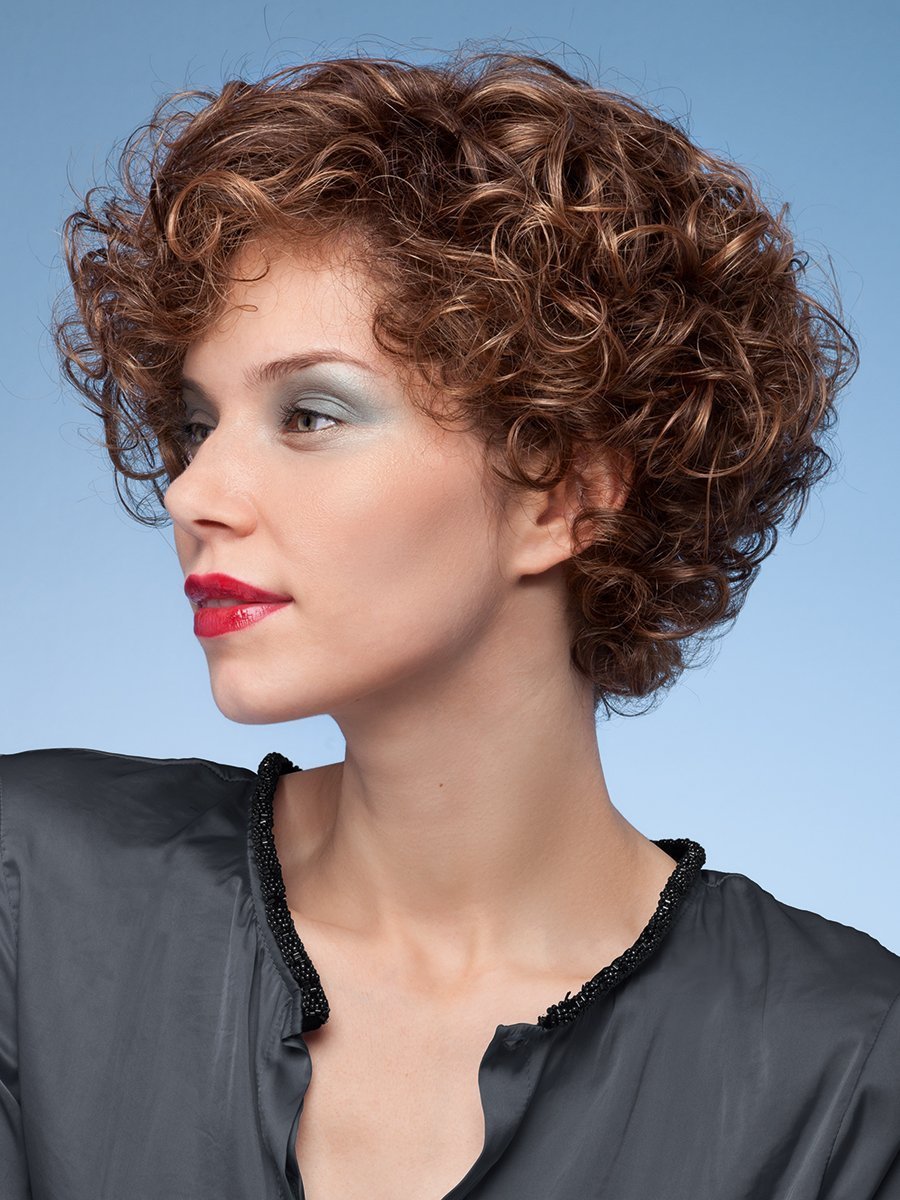 Стрижка Боб Гарсон на кудрявые волосы