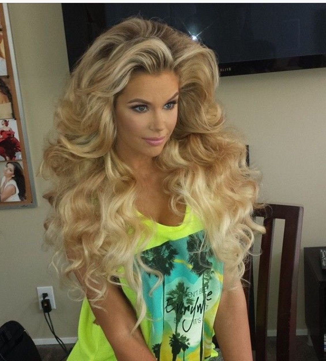 Крупные объемные Локоны блонд