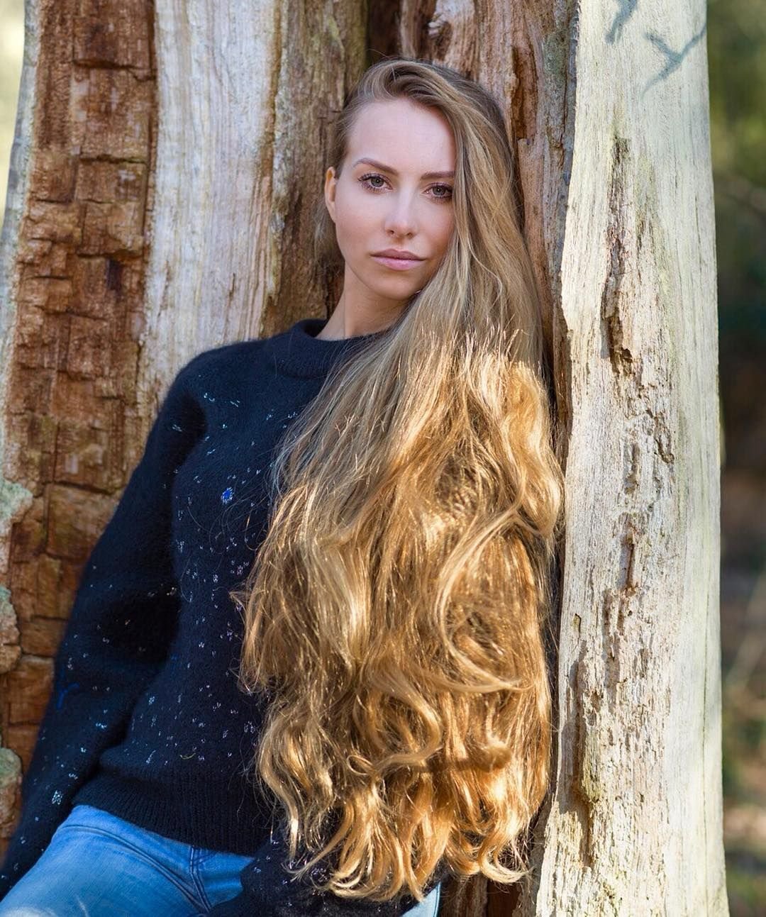 Красивые длинные русые волосы