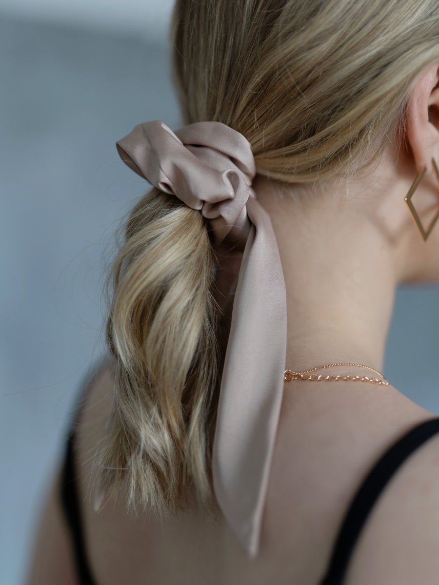 Шелковая резинка для волос на короткие волосы