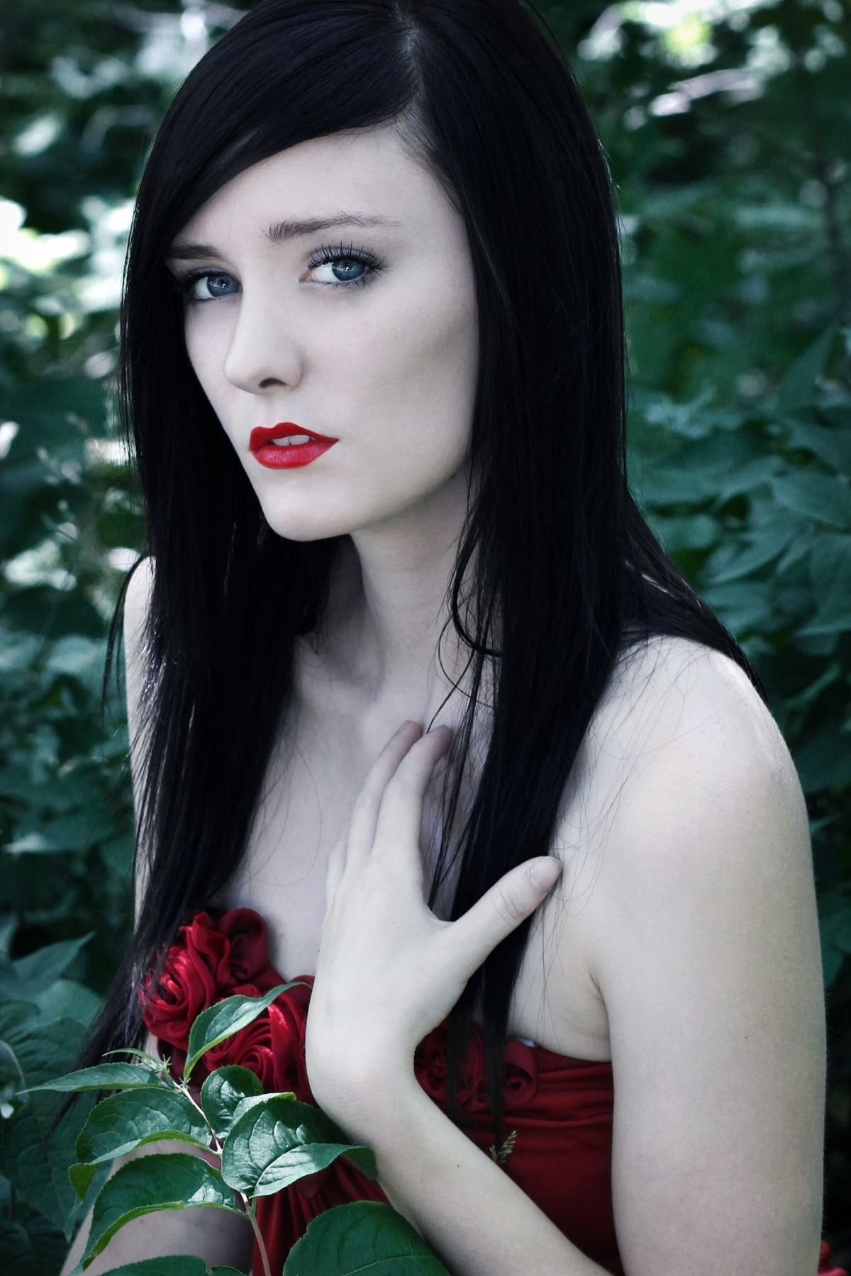 Белая кожа у девушки