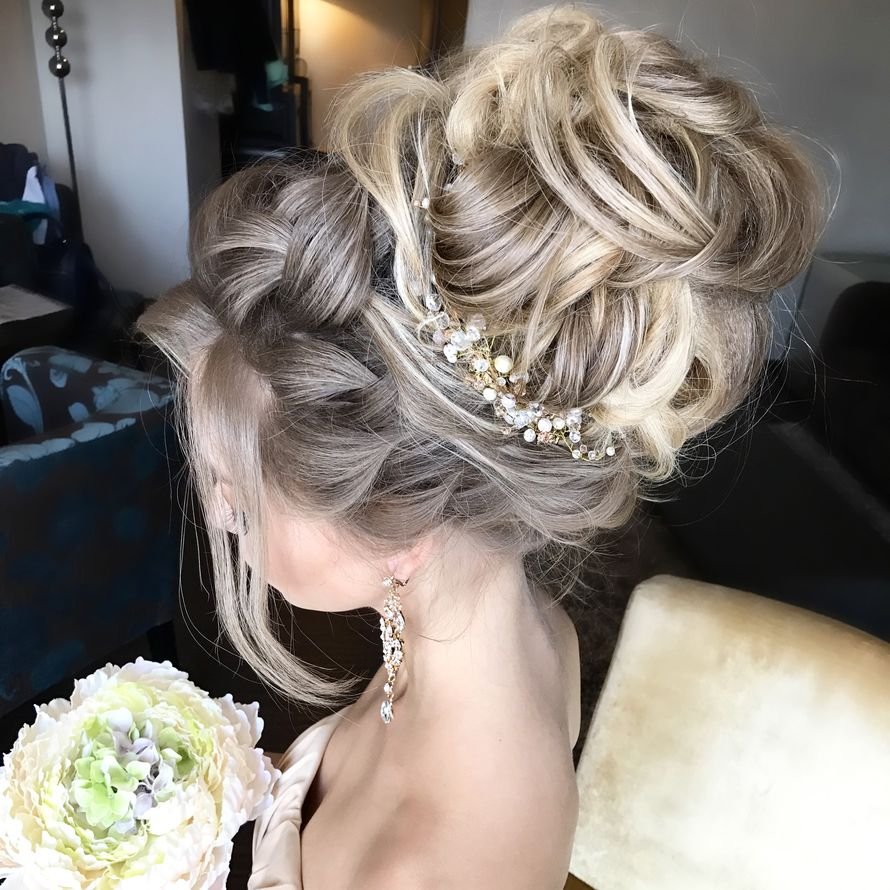 Свадебная прическа высокий пучок