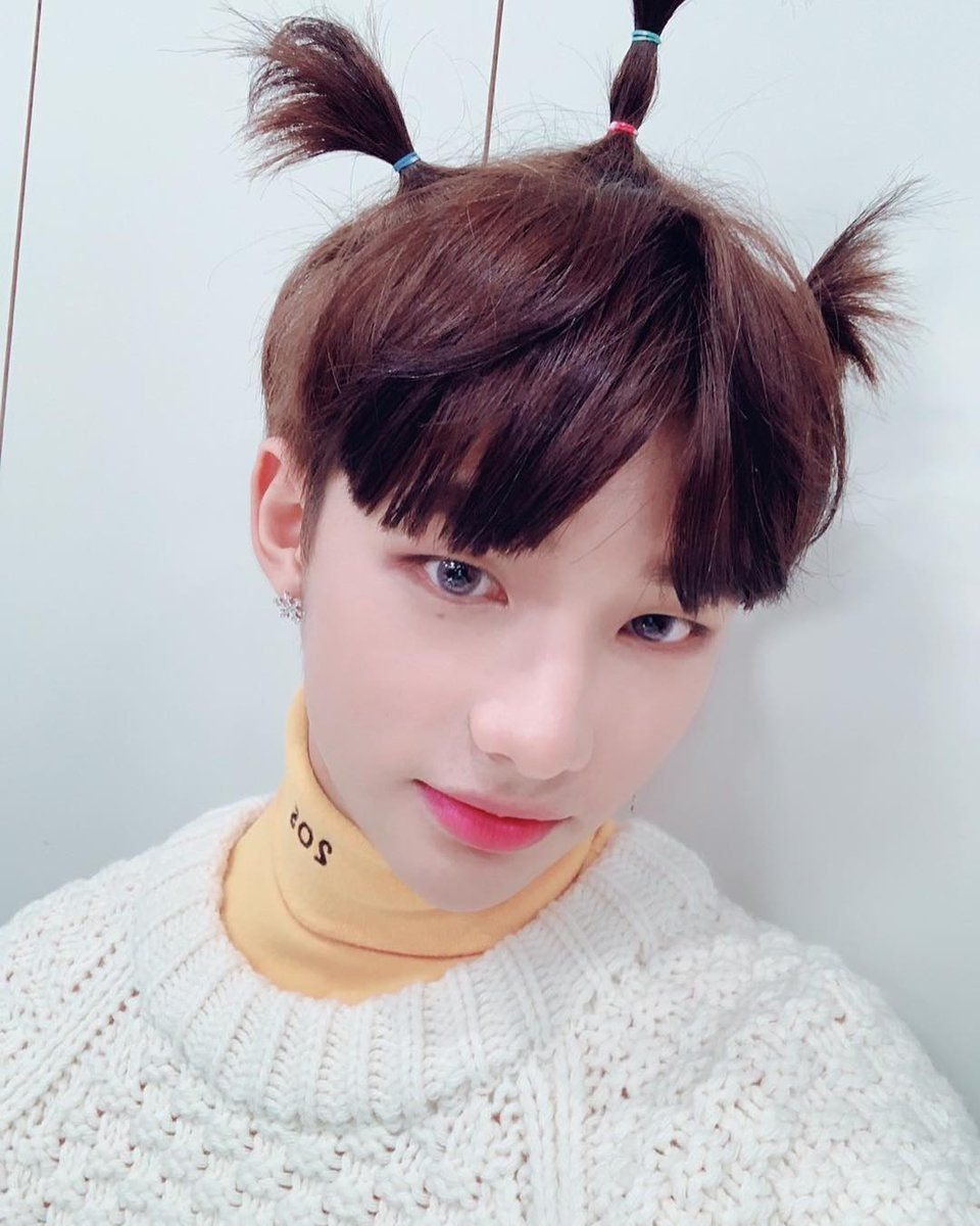 Stray Kids Хёнджин с хвостиком