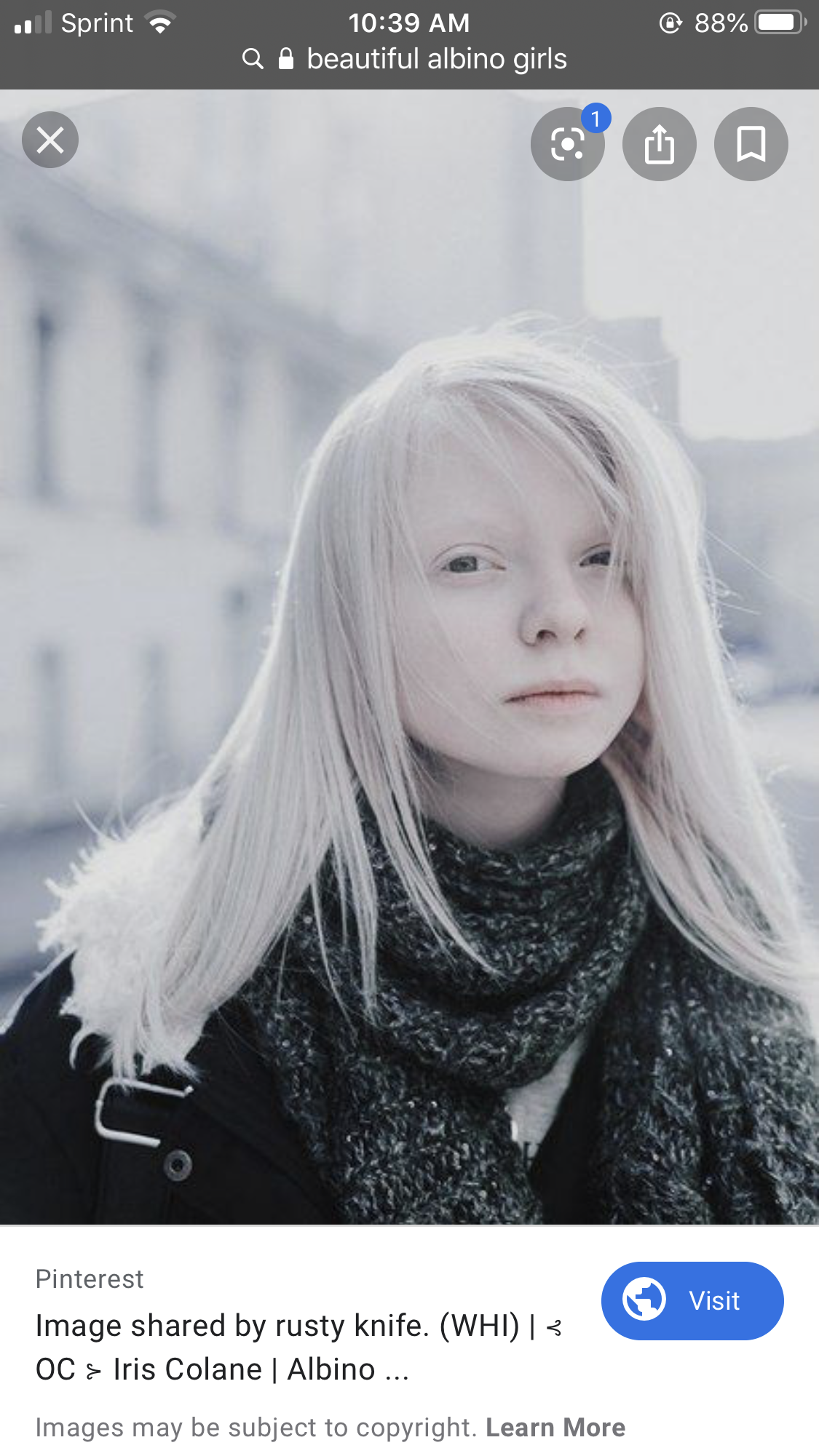 Rosie Crawford альбинос