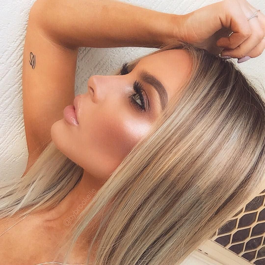 Макияж для мелированных волос