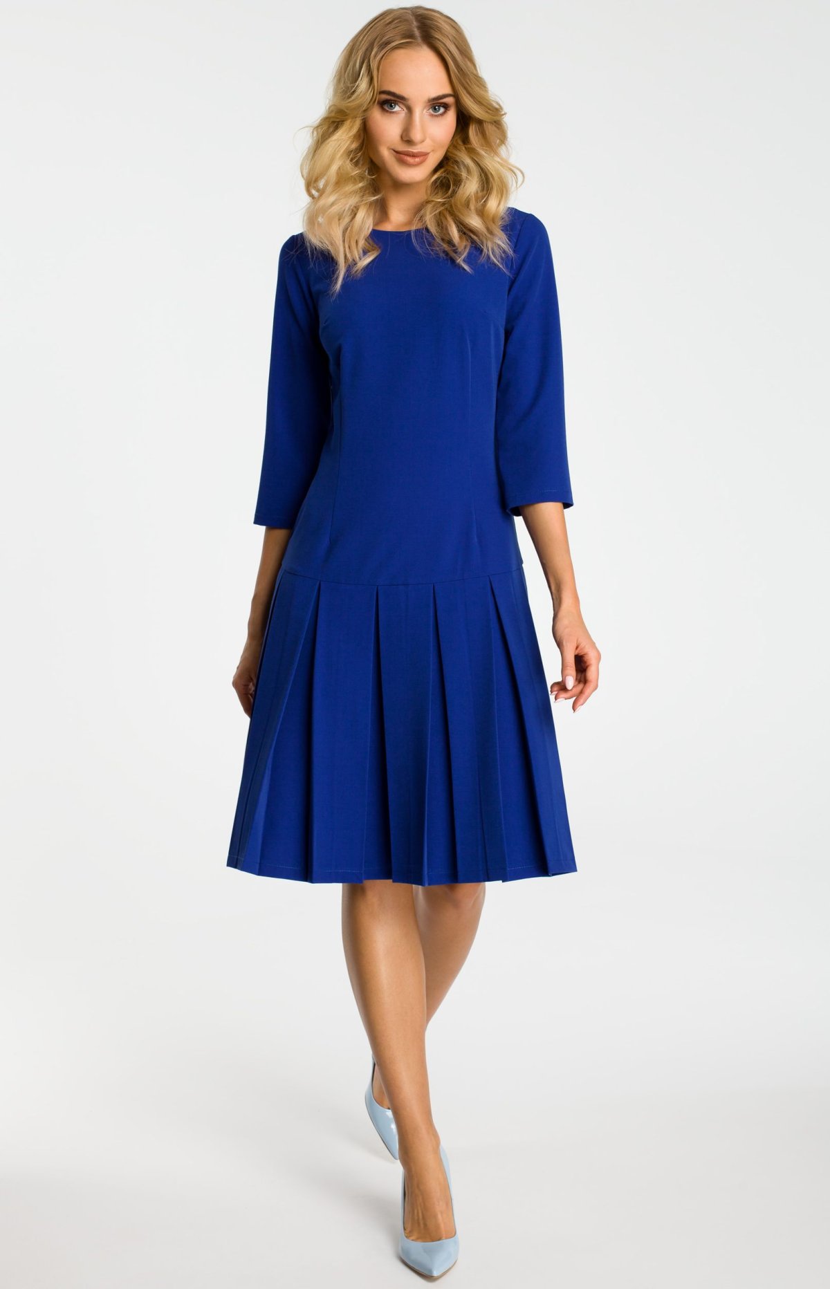 Платье с насборенным рукавом