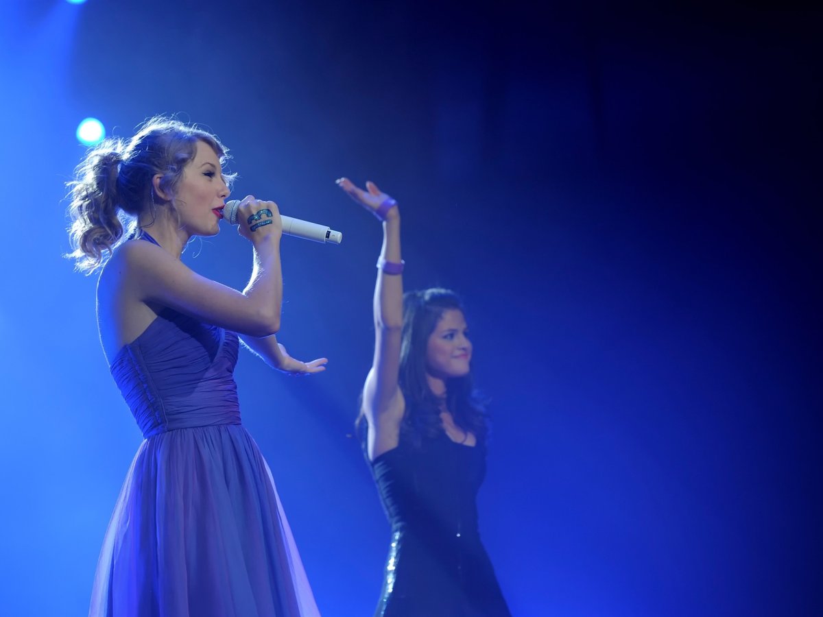 Концертное платье грусти