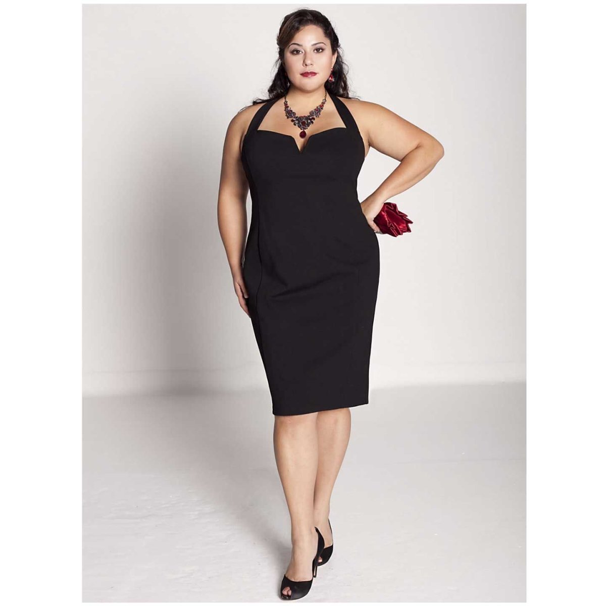 Платье с декольте для полных