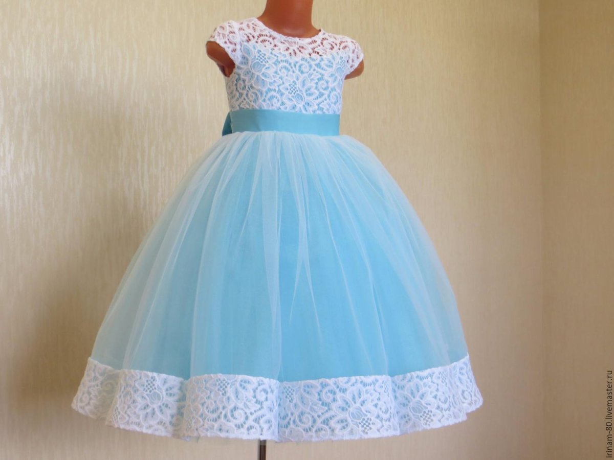 Платье пышное нарядное маме и дочке