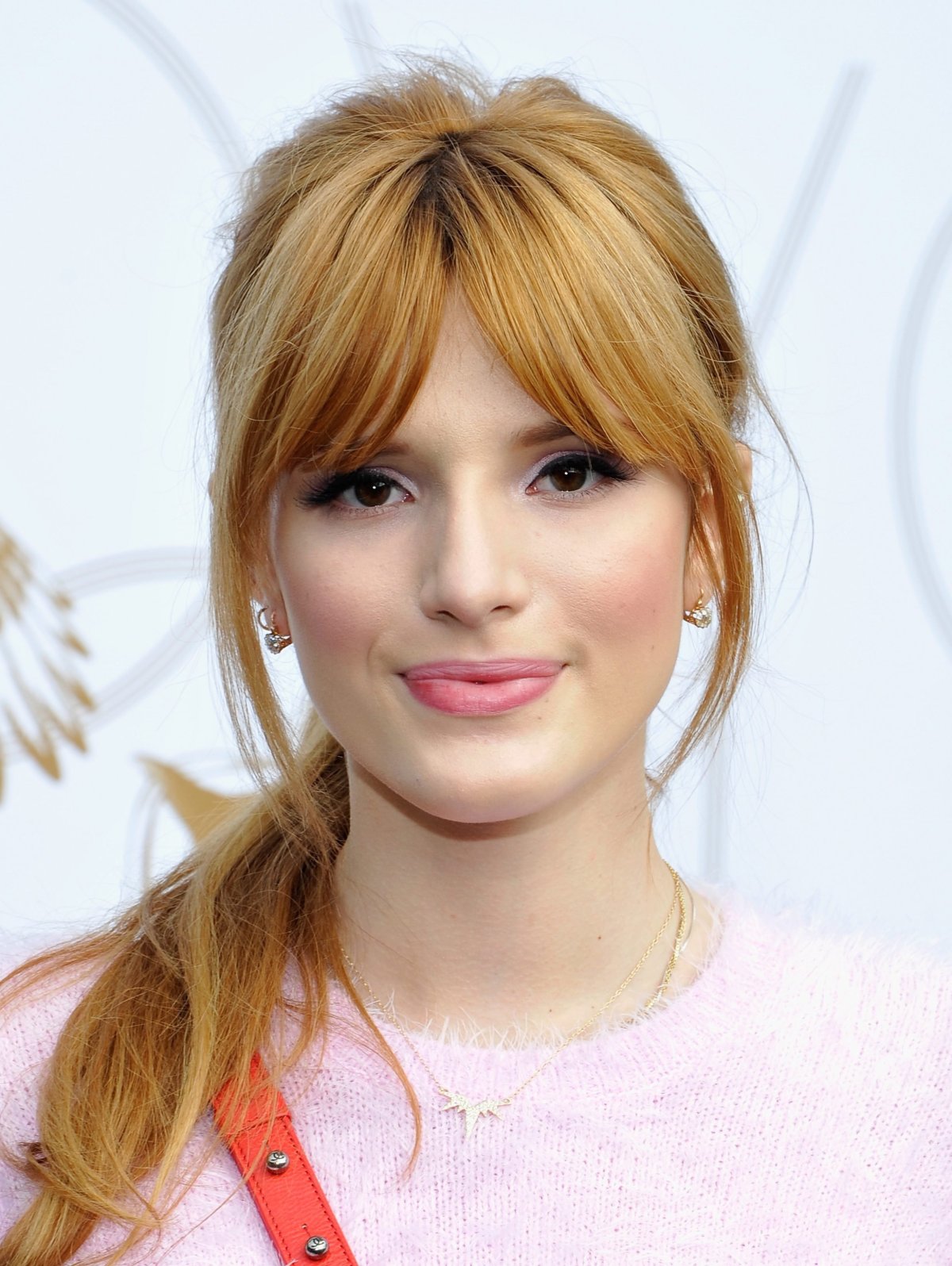 Короткие рыжие волосы