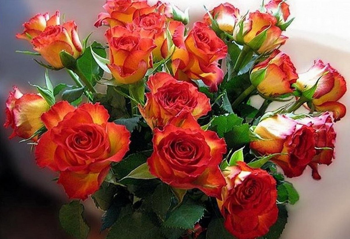 Красивые букеты цветов для друзей