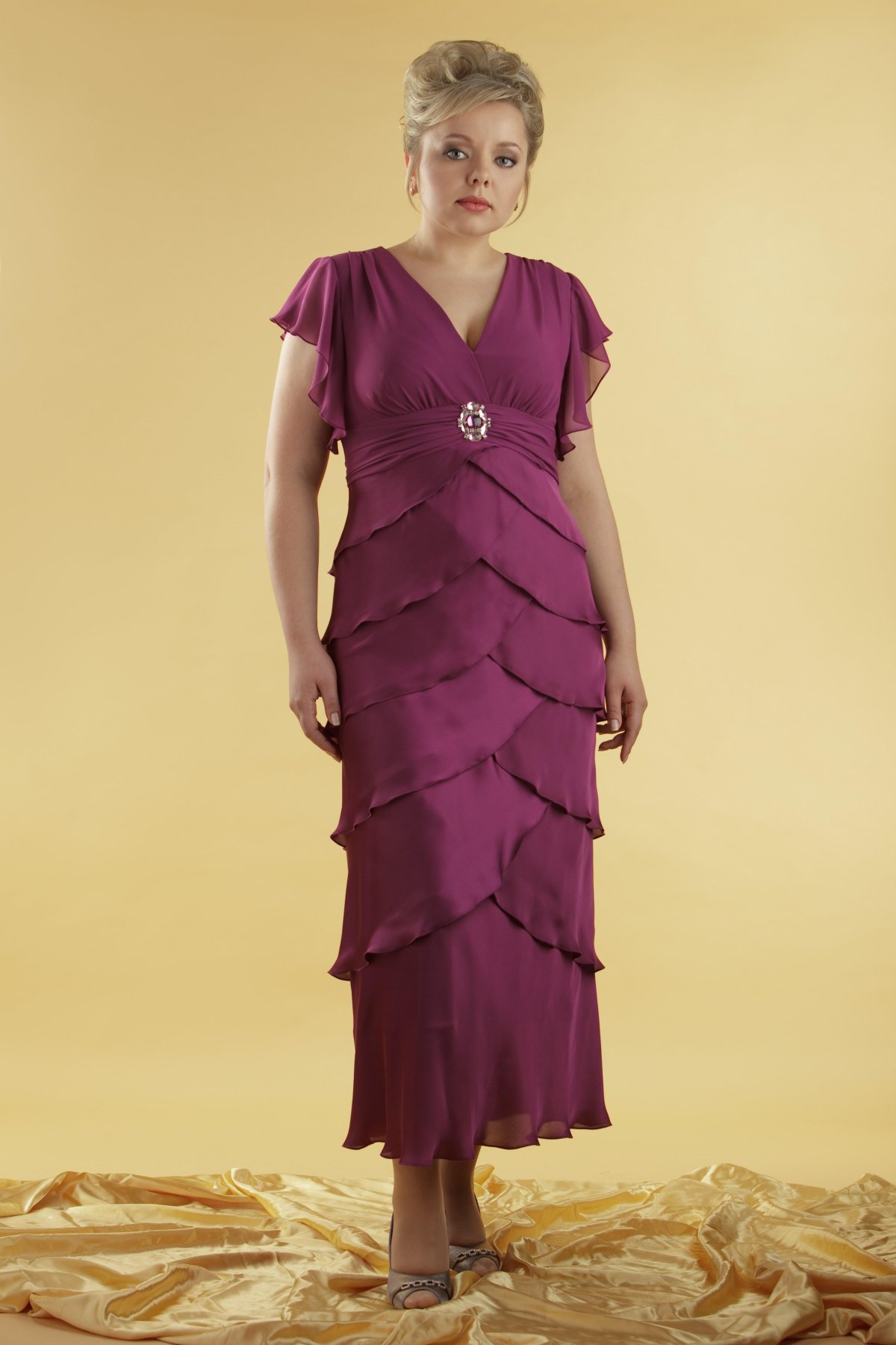 Платье на юбилей 60 для женщины лет стильное