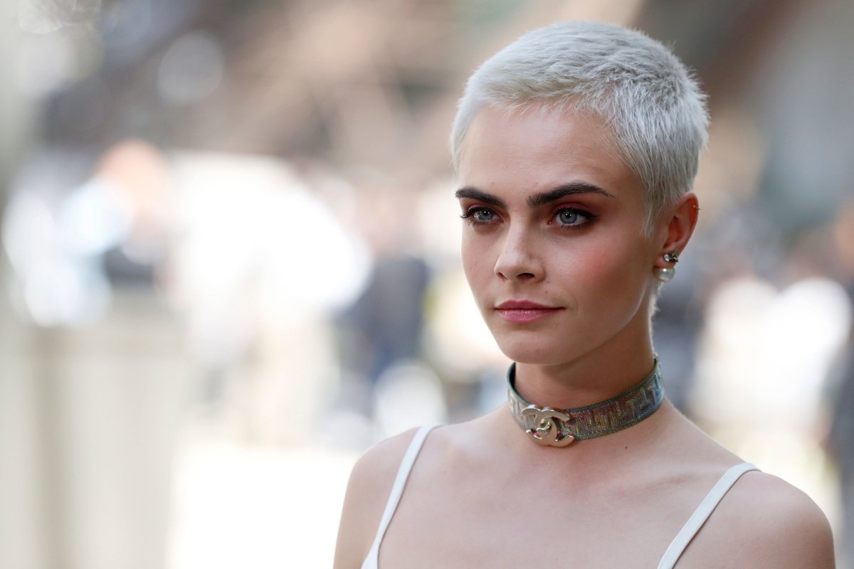 Cara Delevingne с короткой стрижкой