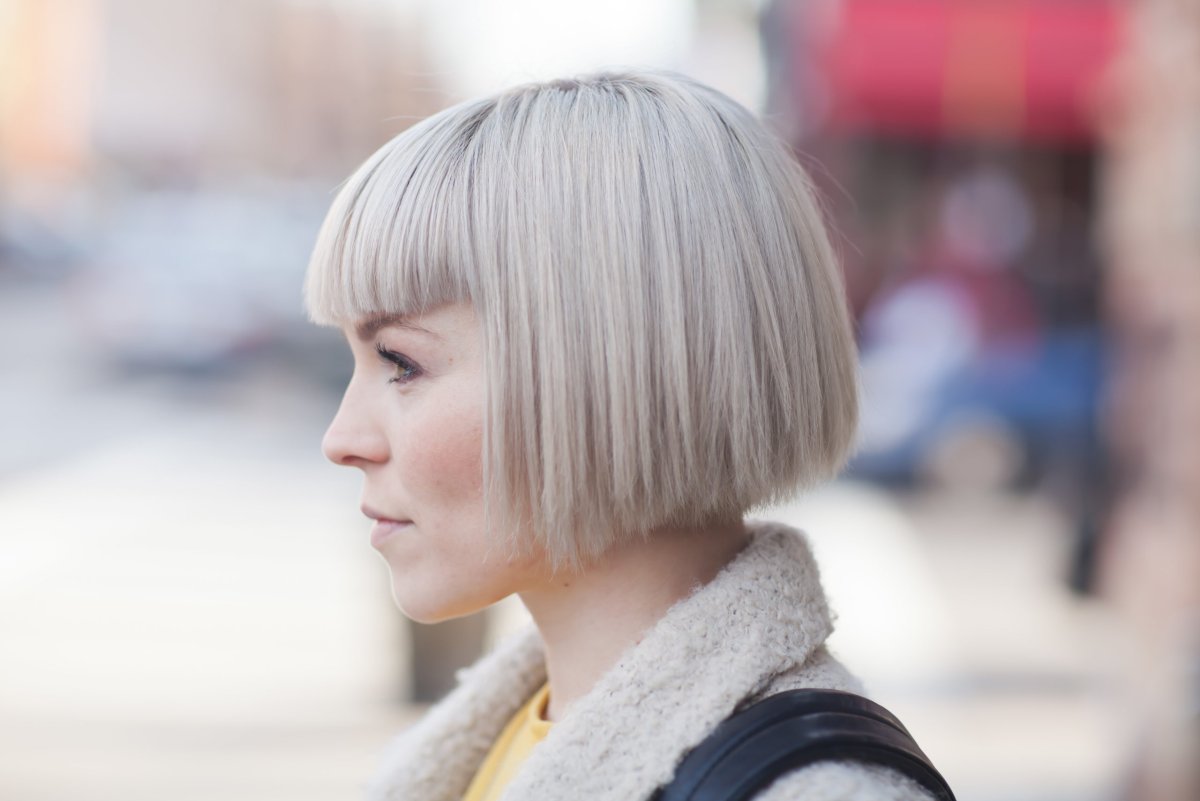 Blunt Bob стрижка с челкой