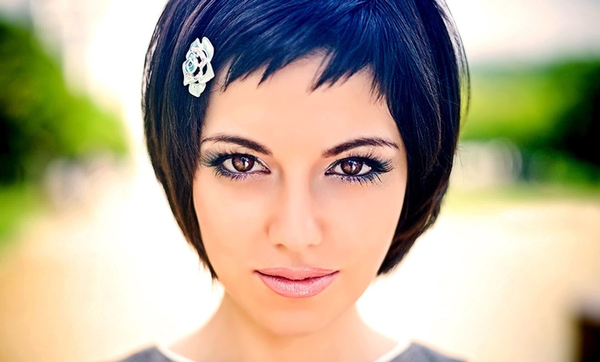 Боб каре с ультракороткой челкой