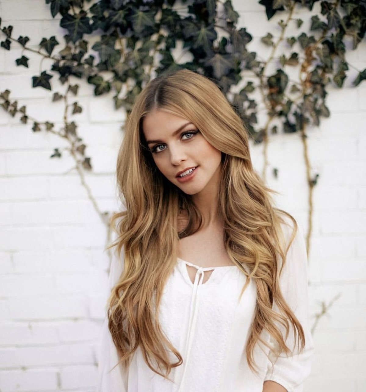 Marina Laswick блонд