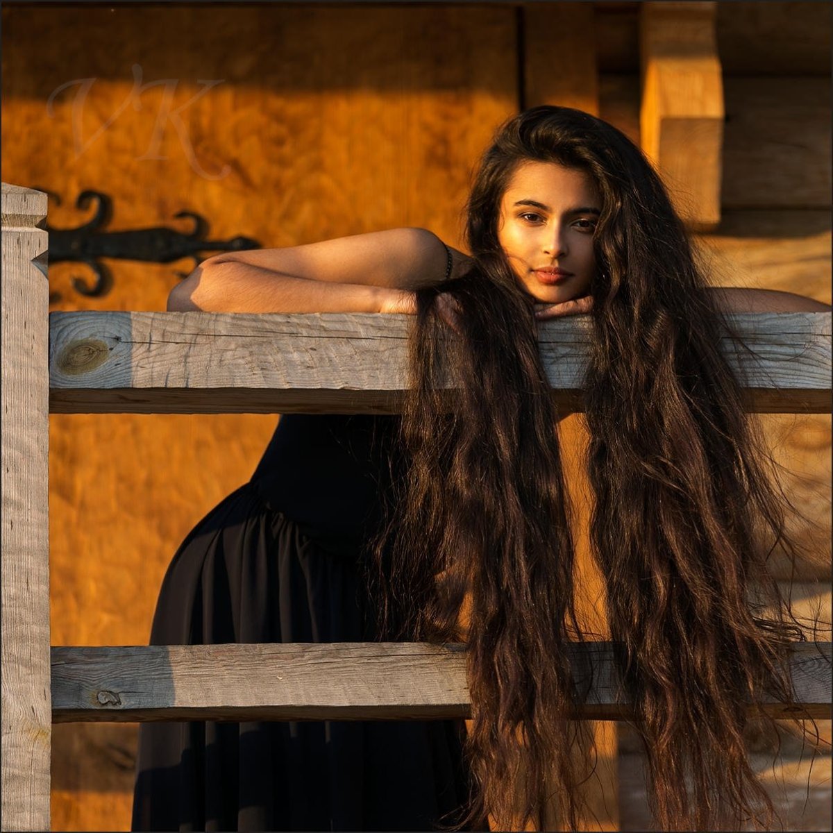 Девушки с очень длинными волосами