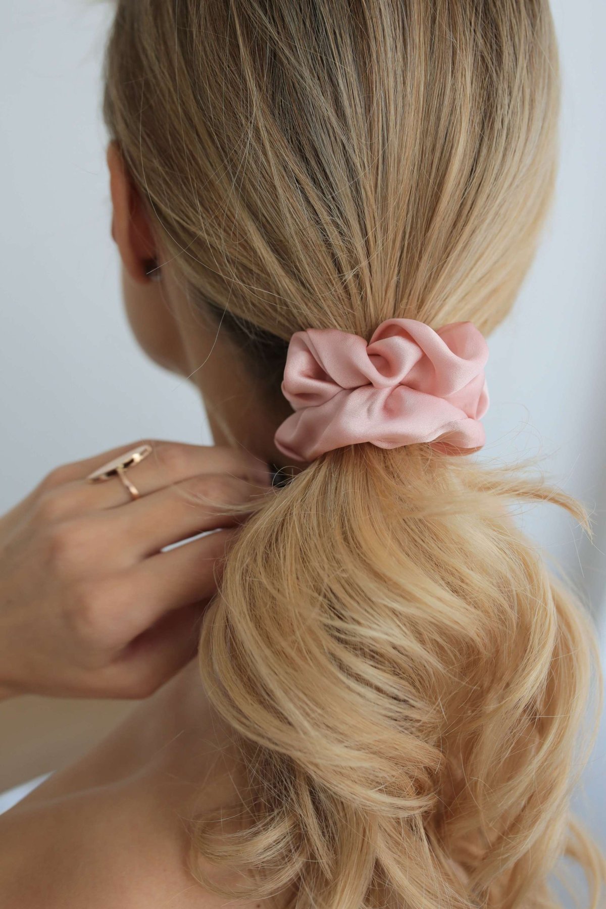 Резинка для волос шелк