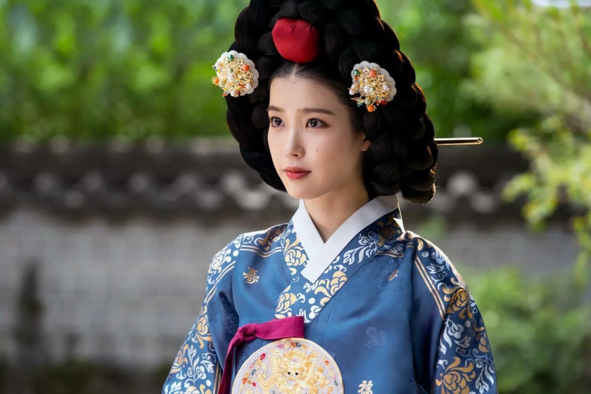 Императрица Китая прическа с китайскими палочками