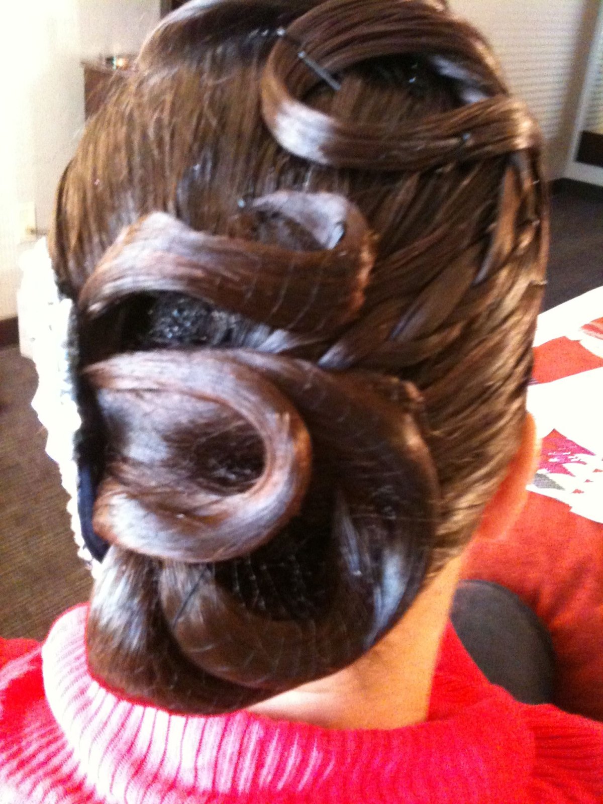 Прически на длинные густые волосы для бальных танцев