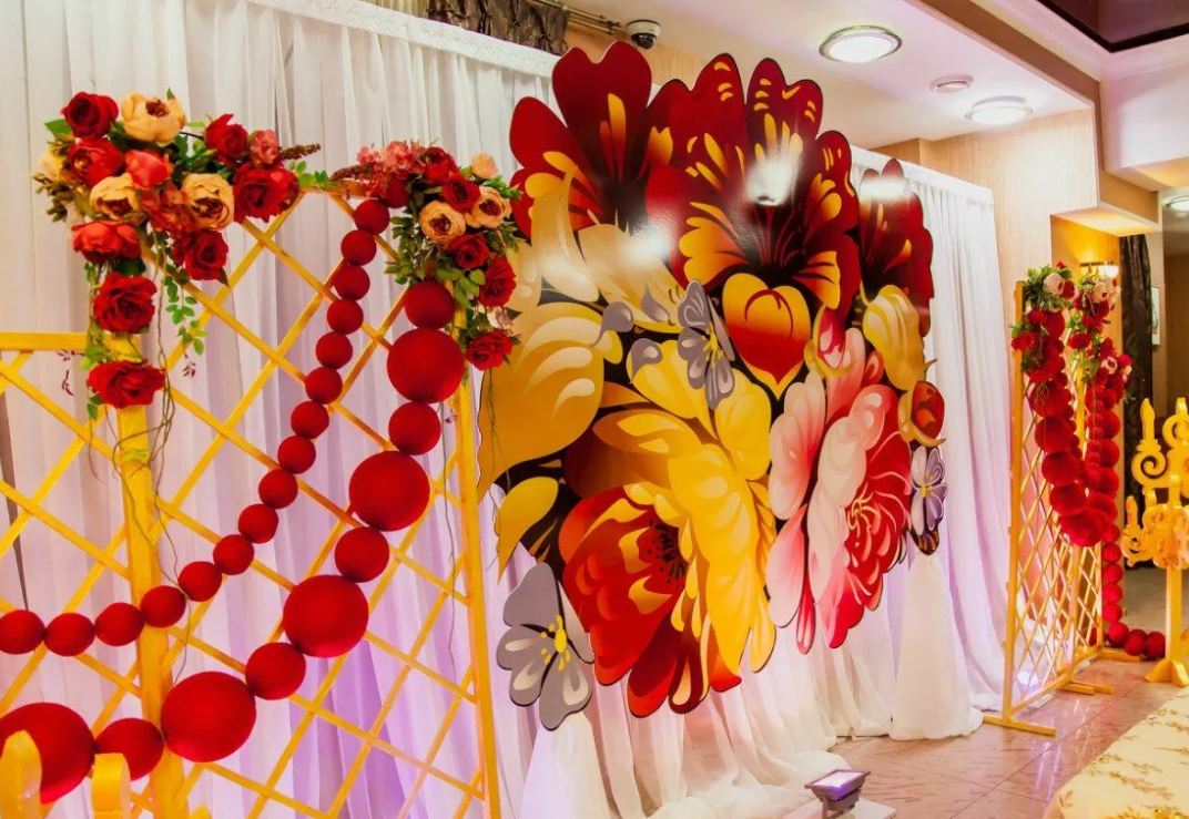 Украшение зала в народном стиле