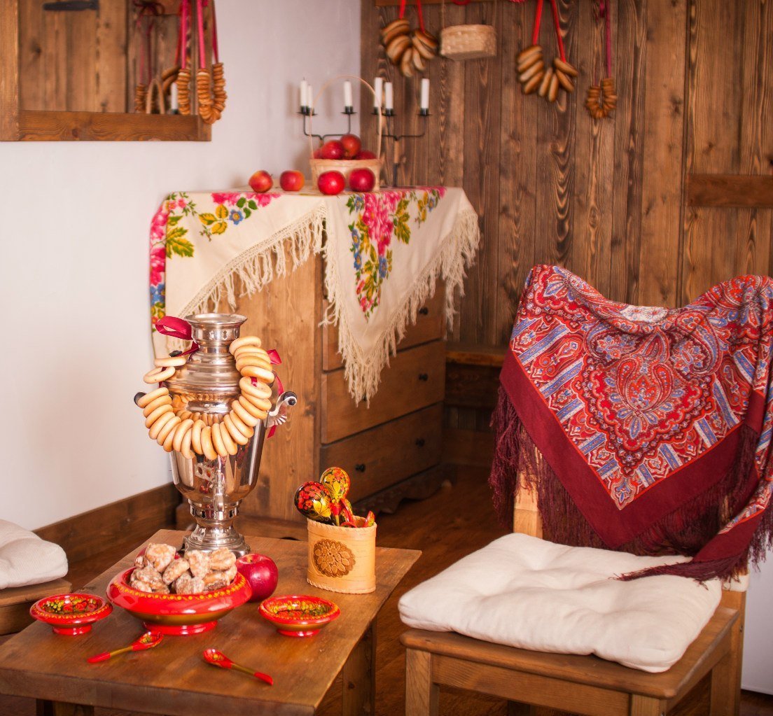 Украшение зала в русском стиле