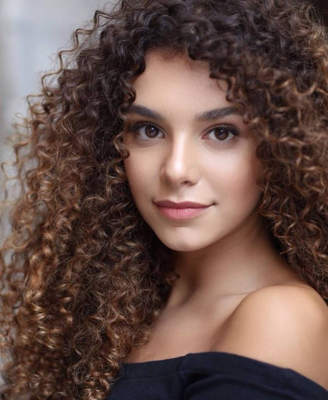 Curly Романадзе