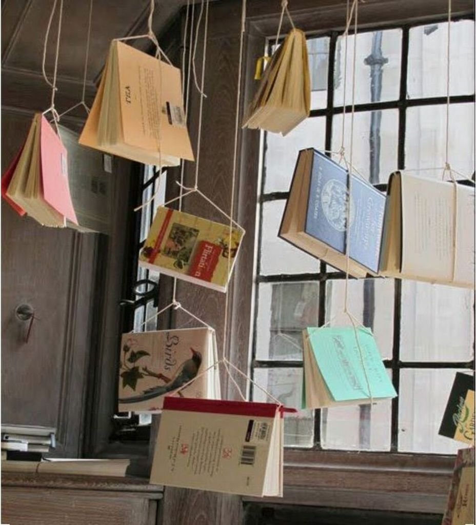 Книжная витрина библиотечная