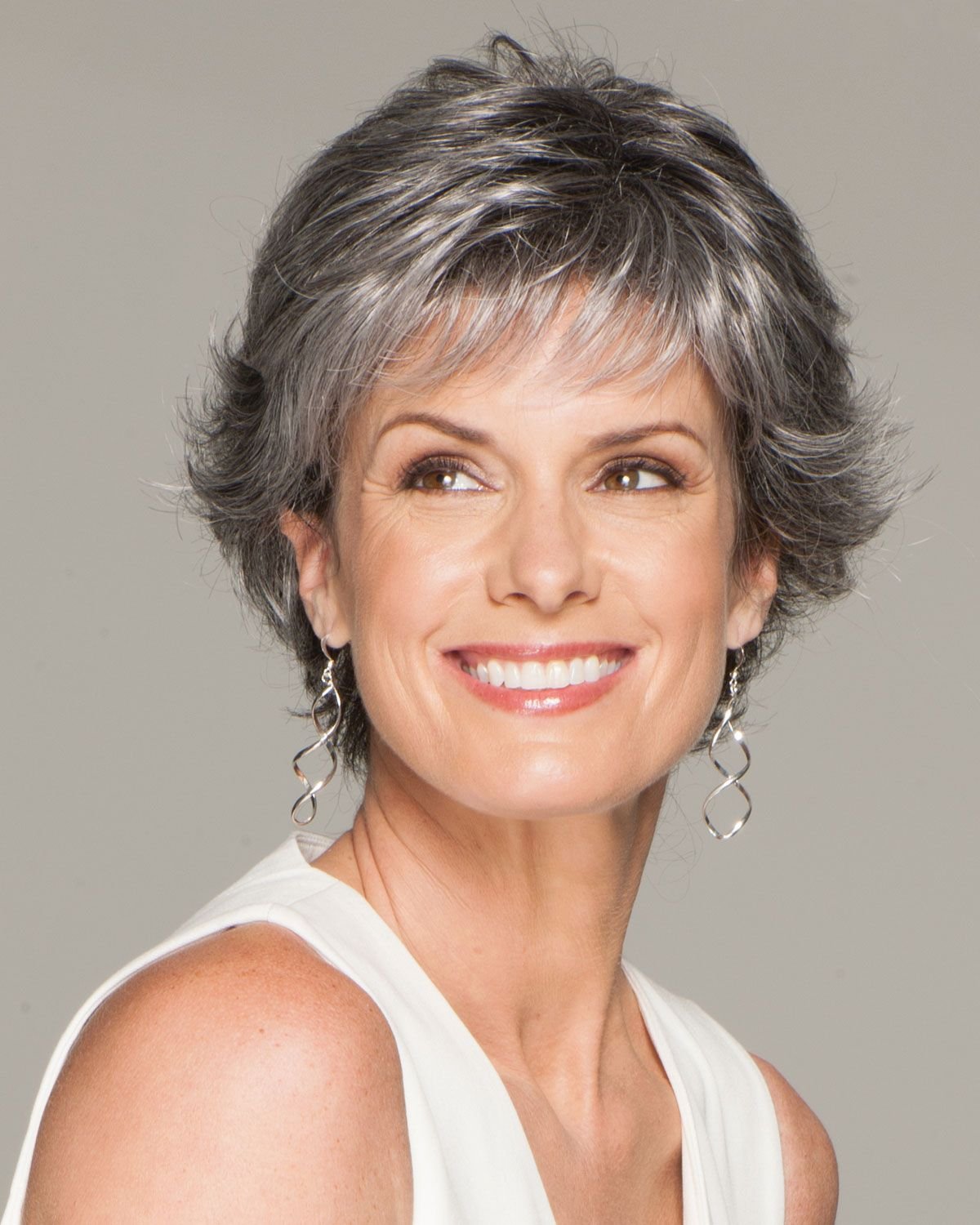 Короткие стрижки для женщин 50+