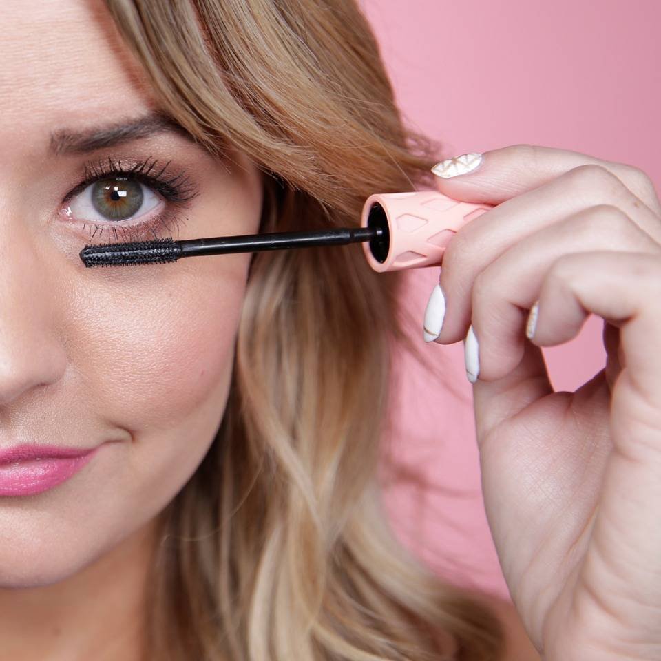 Красиво накрашенные ресницы