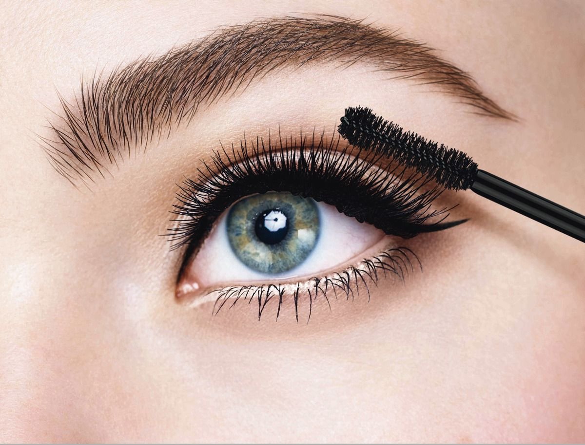 Ресницы накрашенные тушью
