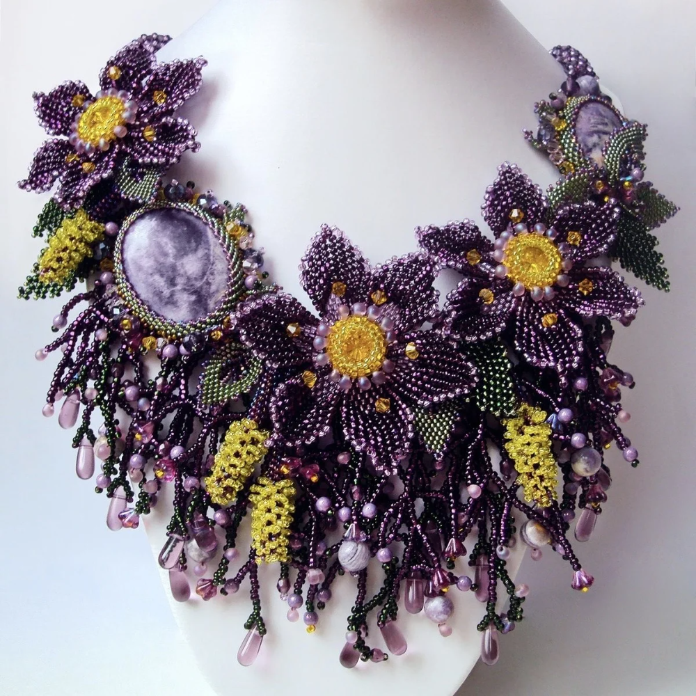 Сложные украшения из бисера