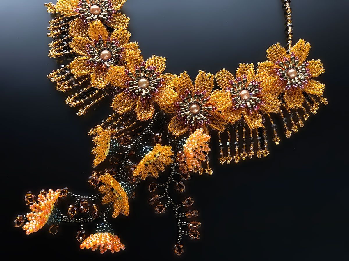 Украшения из бисера