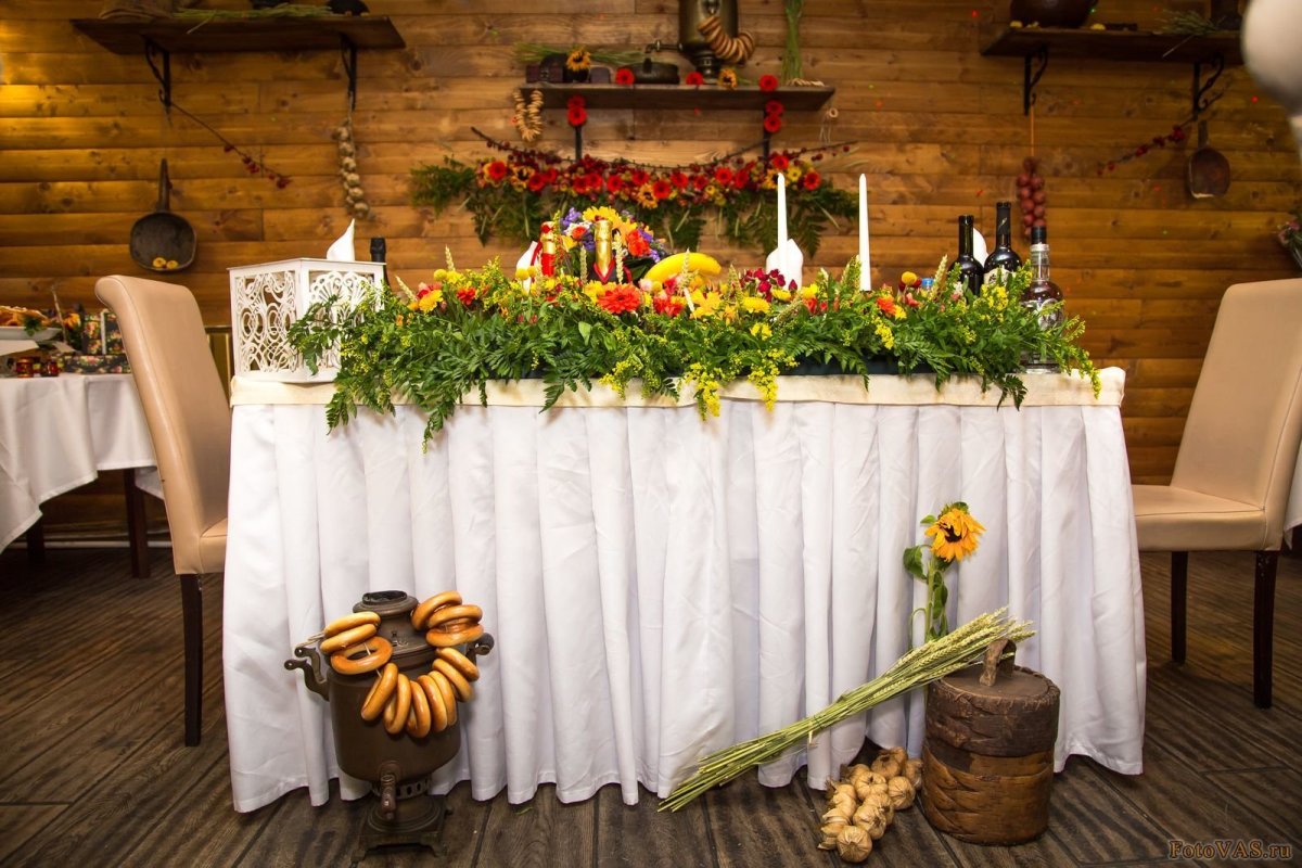 Украшение зала в русском стиле
